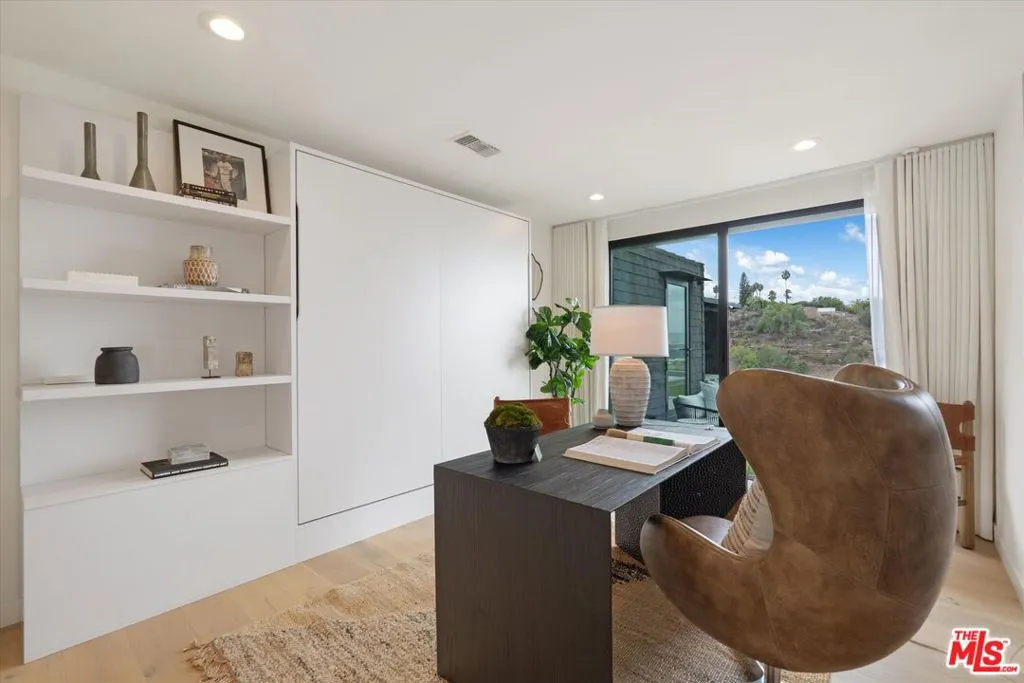 5255 Veronica Street, Los Angeles, California 90008 home-pic-45